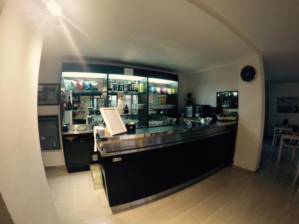 Hotel Riviera Bari Buitenkant foto