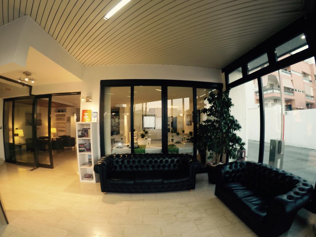 Hotel Riviera Bari Buitenkant foto