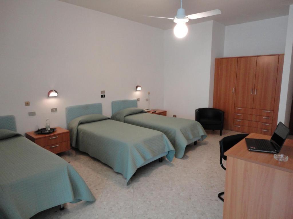Hotel Riviera Bari Kamer foto
