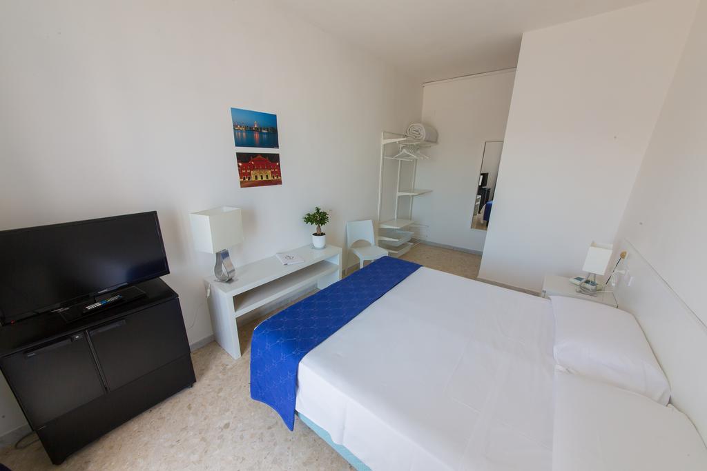 Hotel Riviera Bari Buitenkant foto
