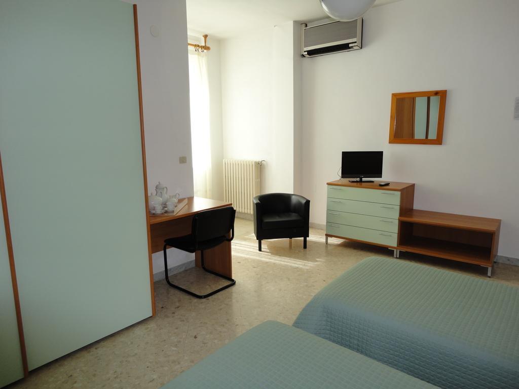 Hotel Riviera Bari Buitenkant foto