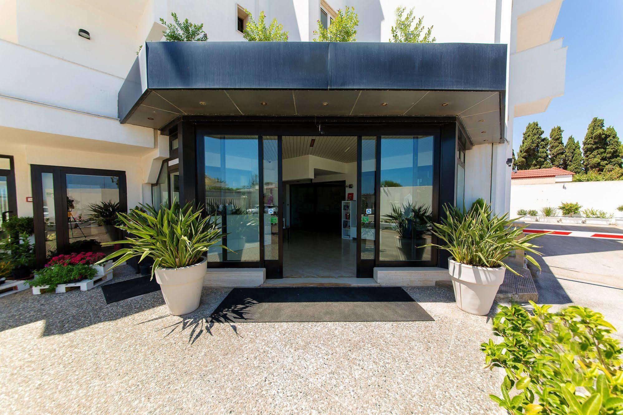 Hotel Riviera Bari Buitenkant foto