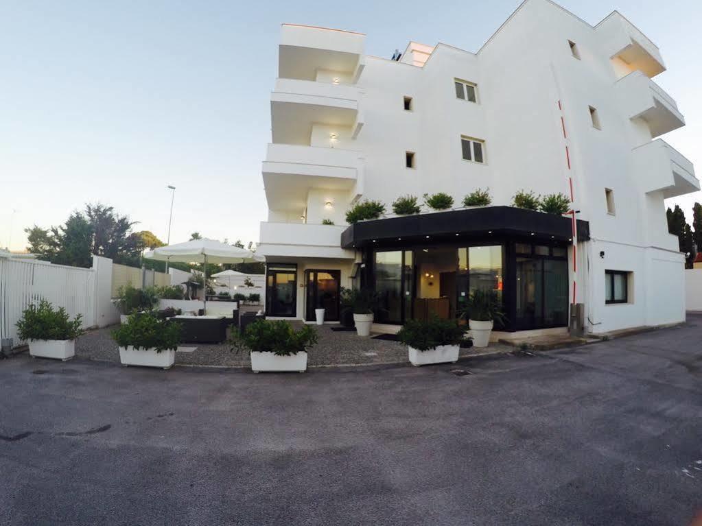 Hotel Riviera Bari Buitenkant foto