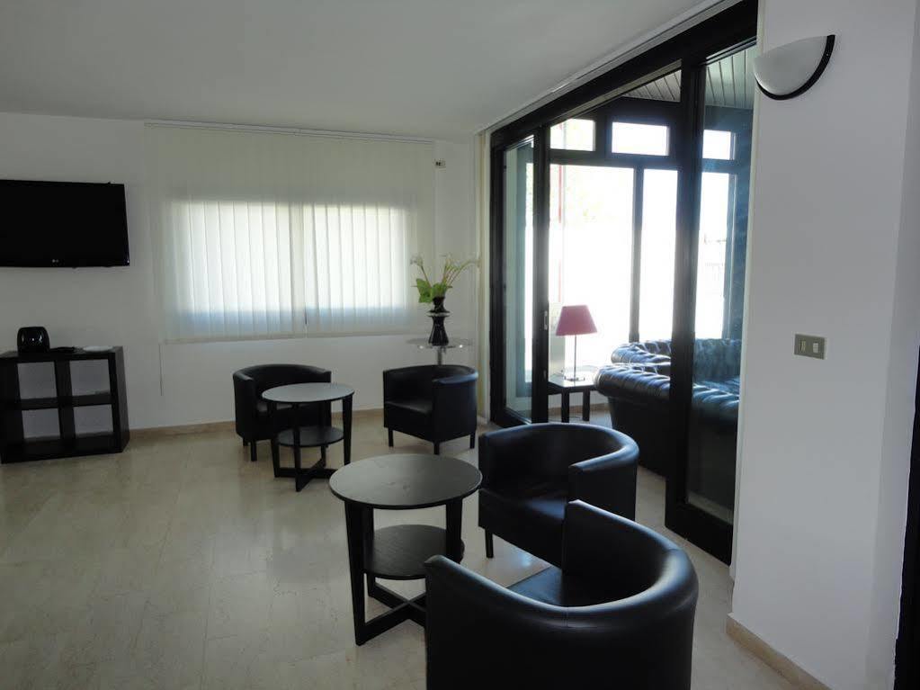 Hotel Riviera Bari Buitenkant foto