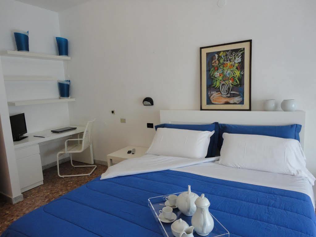 Hotel Riviera Bari Buitenkant foto