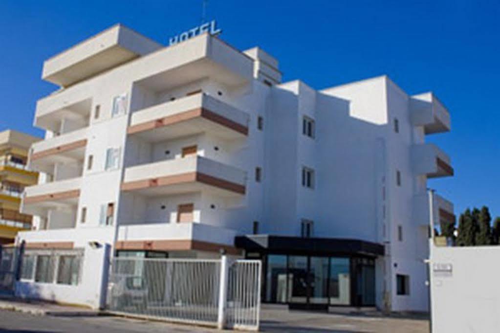 Hotel Riviera Bari Buitenkant foto